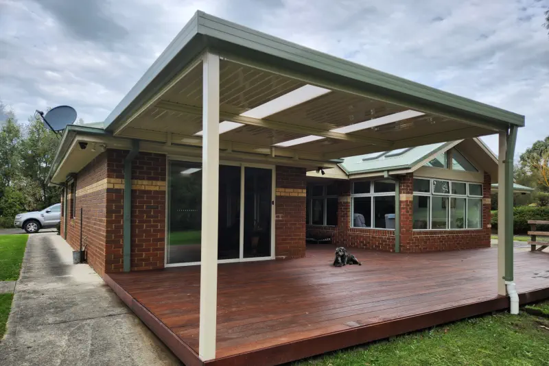 Deck with roof by Villafab Gippsland